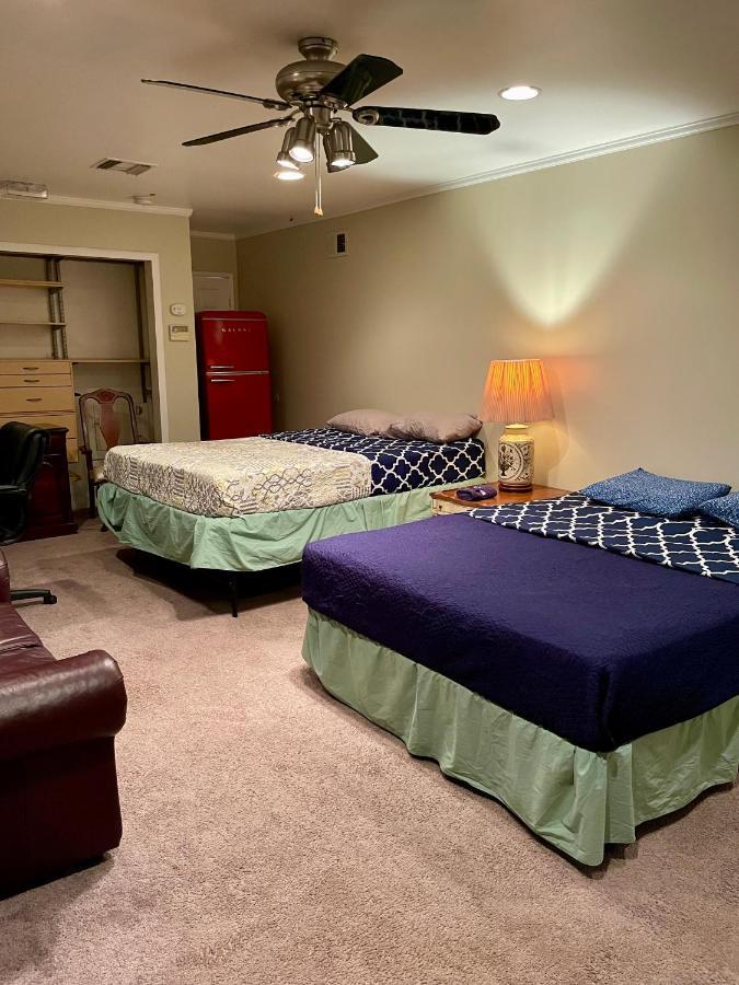 Huge Private Master Bedroom W Full Private Bathroom, Jacuzzi Bath & Tv, Wifi & Ac & Private Fridge & Private Room Entrance Carson Exterior photo