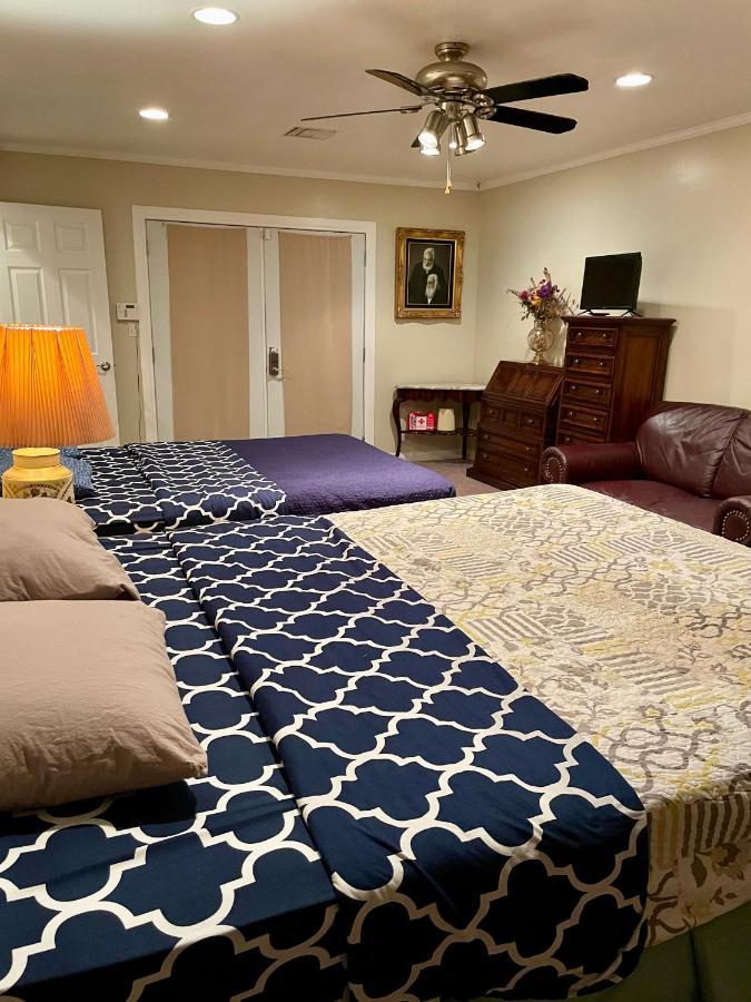 Huge Private Master Bedroom W Full Private Bathroom, Jacuzzi Bath & Tv, Wifi & Ac & Private Fridge & Private Room Entrance Carson Exterior photo