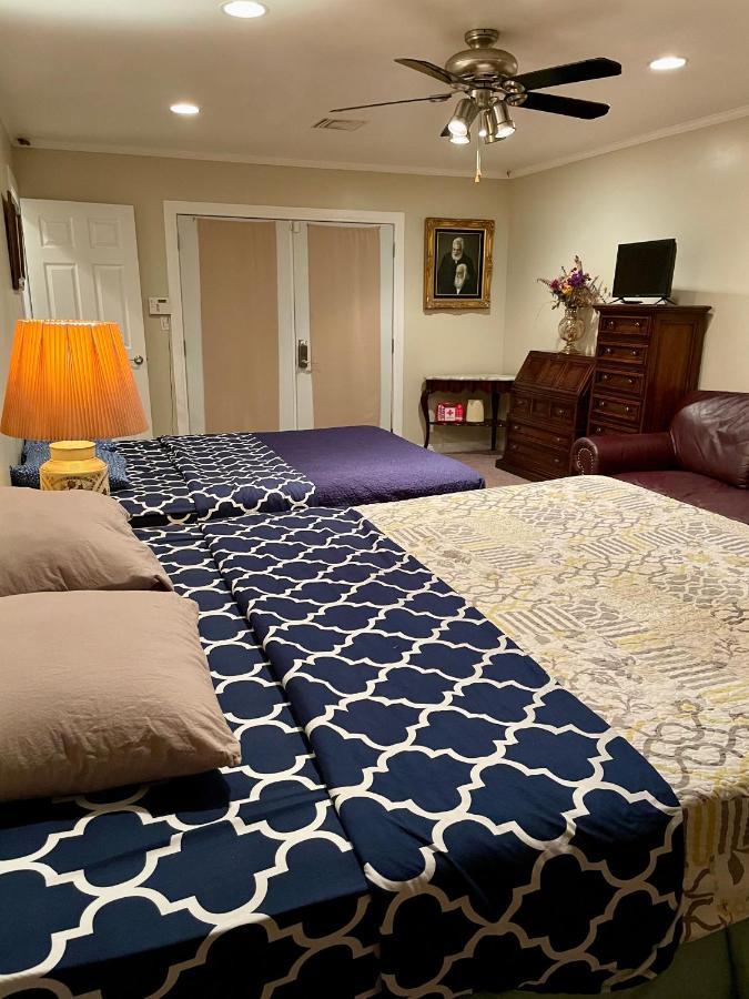 Huge Private Master Bedroom W Full Private Bathroom, Jacuzzi Bath & Tv, Wifi & Ac & Private Fridge & Private Room Entrance Carson Exterior photo